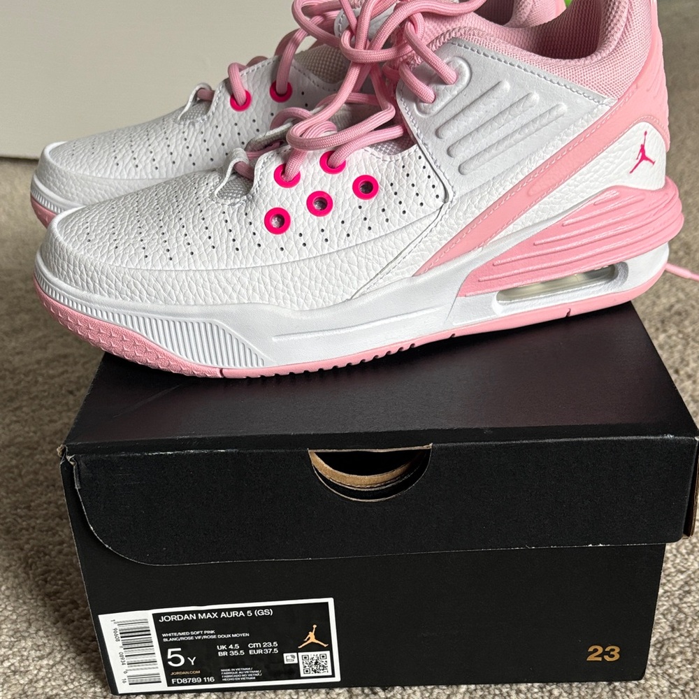 Jordan Max Aura 5 Youth Sneakers - White and Pink